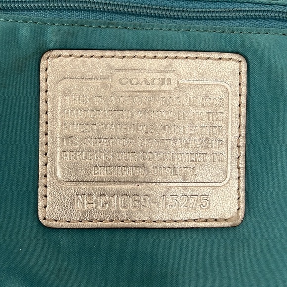 Large signature canvas Coach crossbody bag - Picture 6 of 11